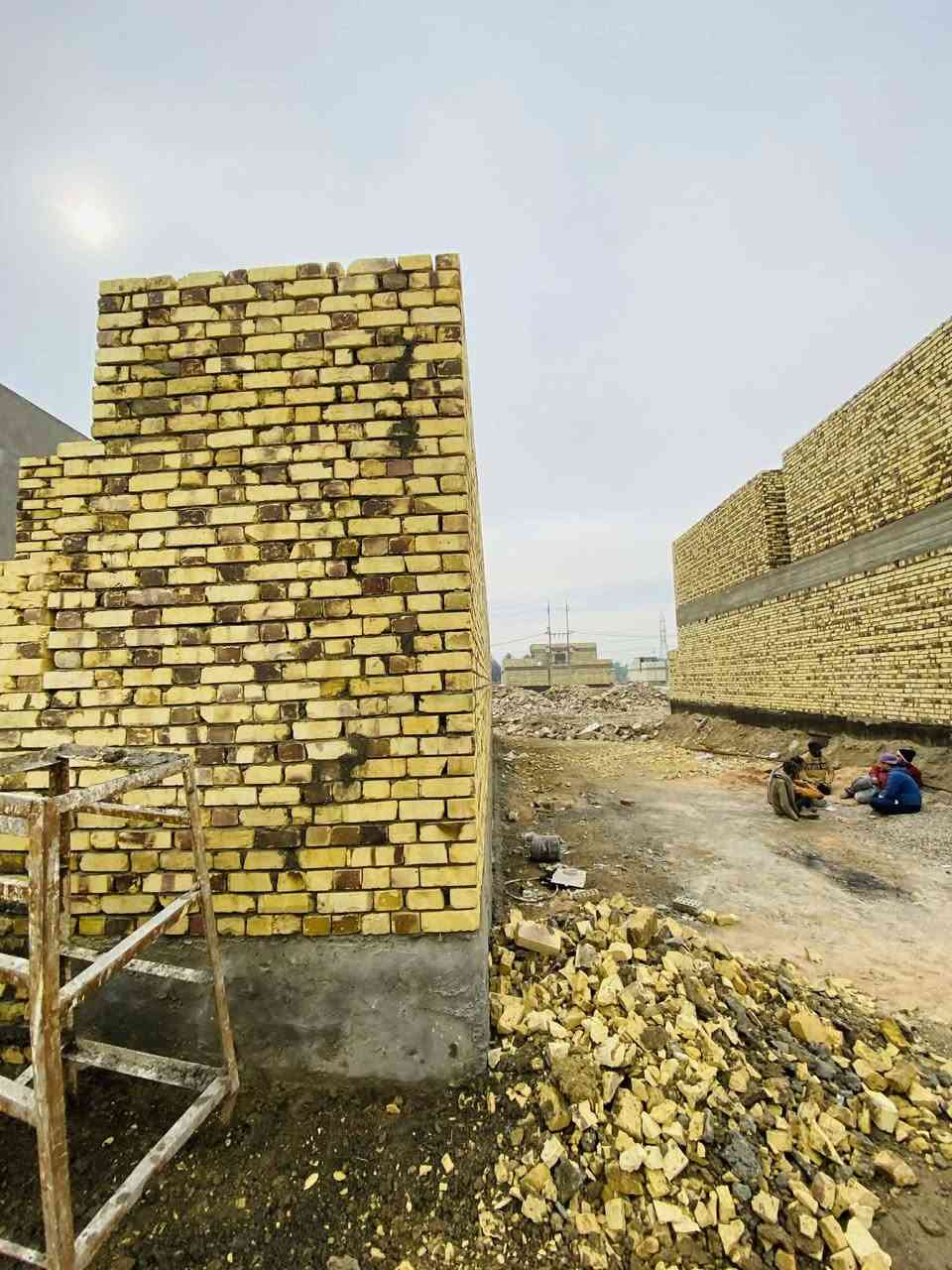 السلام عليكم يتوفر كادر بناء طابوق شغل درجة اولى استلام هندسي ..
مستعدون للعمل في البنايات والمجمعات والمنازل .. للطلب مراسلة الحساب او الاتصال على
***********
