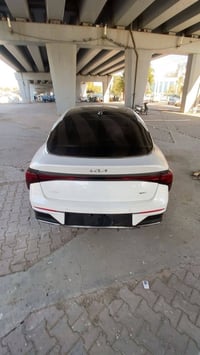 للبيع كيا K5 وارد امريكي موديل 2025 ماشيه 10190mi حادث جاملغ خلفي وبني...