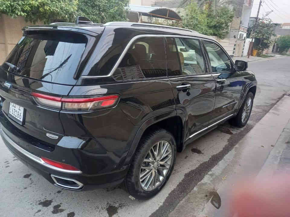 للبيع جيب هايبرد موديل 23سومت مصبغ حزام وتصليح  شاصي مقابل السايق  مكاني بغداد تواصل ع 
***********

سعر 258مرقم بسمي وبيها مجال 
ملاحظه /شوف كلشي بلمنشور من صور حادث وتصليح وسونر 
_______________________
‎المواصفات :🟪
‎دفع رباعي 4x4 . 
‎* نظام تعليق هوائي (جكات). 
‎* قيادة ذاتية عند المنعطفات. 
‎* رادار امامي مع مانع تصادم . 
‎* نظام الرؤية الليلية. 
‎* تحذير الخروج عن المسار . 
‎* مستشعر نوم السائق مع نظام التوقف الآلي 
‎* تحذير النقطة عمياء ⚠ .
‎* نظام تحذير عند التقاطعات. 
‎* نظام تحذير عند تجاوز السرعة المحددة. 
‎* نظام عرض المعلومات على الزجاج الامامي (HEAD UP DISPLAY) 
‎* نظام تقليل الضجيج داخل المقصورة. 
‎* إنارة محيطية. 
‎* شاحن موبايل وايرلس. 
‎* تعديل وضعيات مقود السائق كهربائيا. 
‎* مرايا تعتيم ذاتي. 
‎* المرايا الجانبية قابلة للطي كهربا
‎* نظام الصور من ماكنتوش  انج .
‎* سقف بانوراما .  
‎* شاشه كبيرة 10.1 انج . 
‎* شاشة للراكب الأمامي .
. 
‎* دخول ذكي. 
‎* بصمة على 5 ابواب للدخول الذكي. 
‎* تشغيل عن بعد .
‎* الصندوق الخلفيي كهربائي .
‎* فتح الصندوق الخلفي مع حركة القدم. .
‎* فرش المقصورة الداخلية من الجلد الطبيعي الفاخر .
‎* اضافات من الخشب الطبيعي للمقصورة الداخلية. 
‎* ذاكرة لحفظ وضعيات الجلوس للمقاعد الأمامية
‎* مساج للمقاعد الامامية .
‎* المقاعد الأمامية كهربائية .
‎* المقاعد الأمامية تبريد وتدفئة .
‎* المقاعد الخلفية تدفئة وتبريد .
‎* ستائر للشبابيك الخلفية. 
‎* انارة داخلية LED متعددة الالوان . 
‎* حساسات امامية وخلفية . 
‎* 5 راكب .
‎* مكيف خلفي مع وحدة تحكم منفصلة . 
‎* تدفئة مقود القيادة. 
‎* مانع تصادم خلفي .
‎* بلوتوث تلفون . 
‎* محدد سرعة . 
‎* نظام التشغيل والاطفاء الاوتوماتيكي .
‎* نظام بريك اوتماتيك
مكاني بغداد 
تواصل
***********
