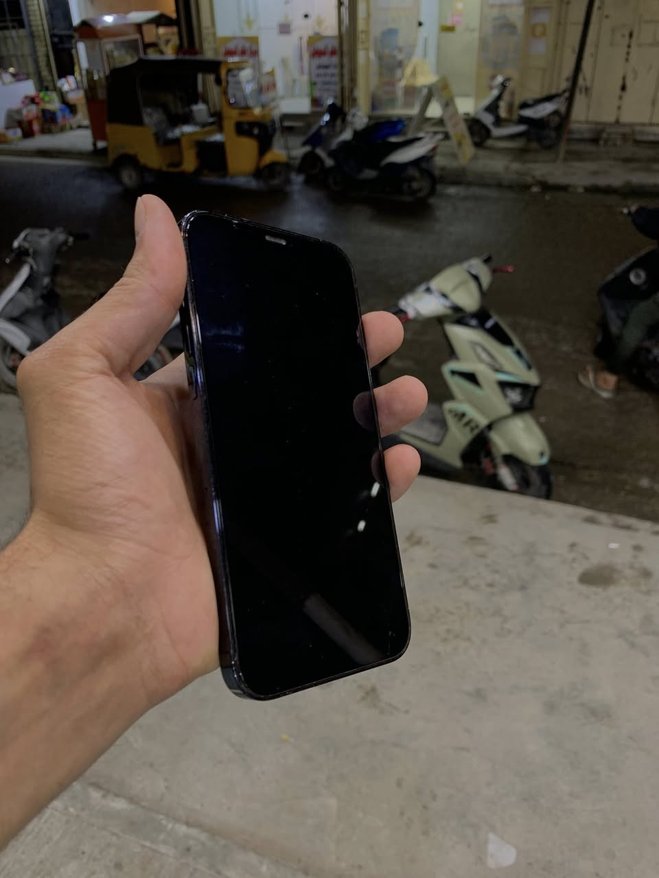 ايفون 12برو ماكس
جهاز وتر برو 
مداخل صيانه جهاز ع ضع الشركة
البطارية 79
الذاكره 256
السعر 480
العنوان بغداد الغزالية
لتواصل  واتساب:***********‬
