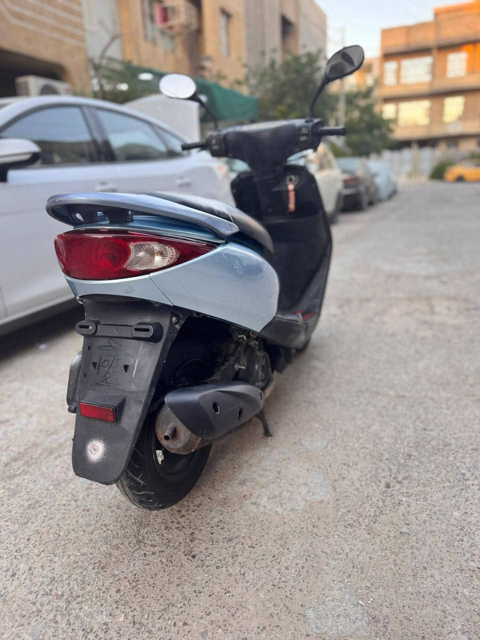 سلام عليكم للبيع او مراوس بريز لايت ناصي الدراجة نضيفة ومكينة ناعمة وكلشي شغال بيها بس السلف لو الباتري ضعيف يتاخر بلتشغيل بس بلهندر هندر واحد مرات تشتغل بلسلف ومرات تضل بس تفر سعرها ٦٠٠ مكاني بغداد الاعظمية رقمي ***********

