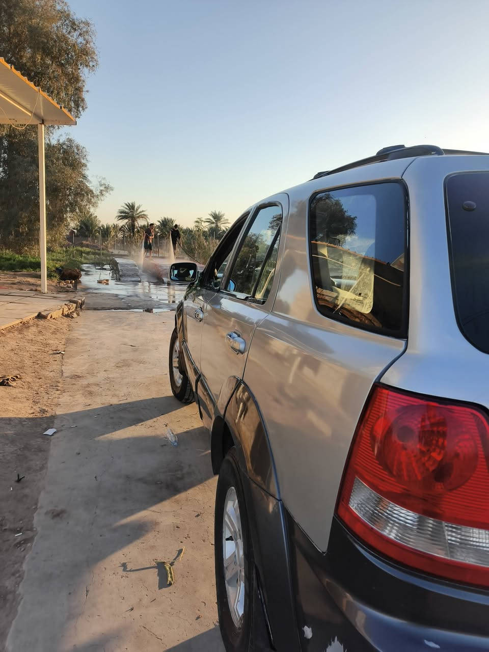 السلام عليكم
كيا سورنتو 2006 خليجي 
سياره جاهزه كير ومكينه رقم بصره  الانكليزي 
 مشروع وطني سنويه لغاية 2029 السياره مصبوغه عام للجماليه حداديه خير من الله باتري جديد تخم تاير جديد سياره جاهزه بيها ملاحظات بسيطه  
السعر  ٧٠ وبيها مجال بسيط 
رقم الهاتف ***********
مكان السياره ديوانيه
