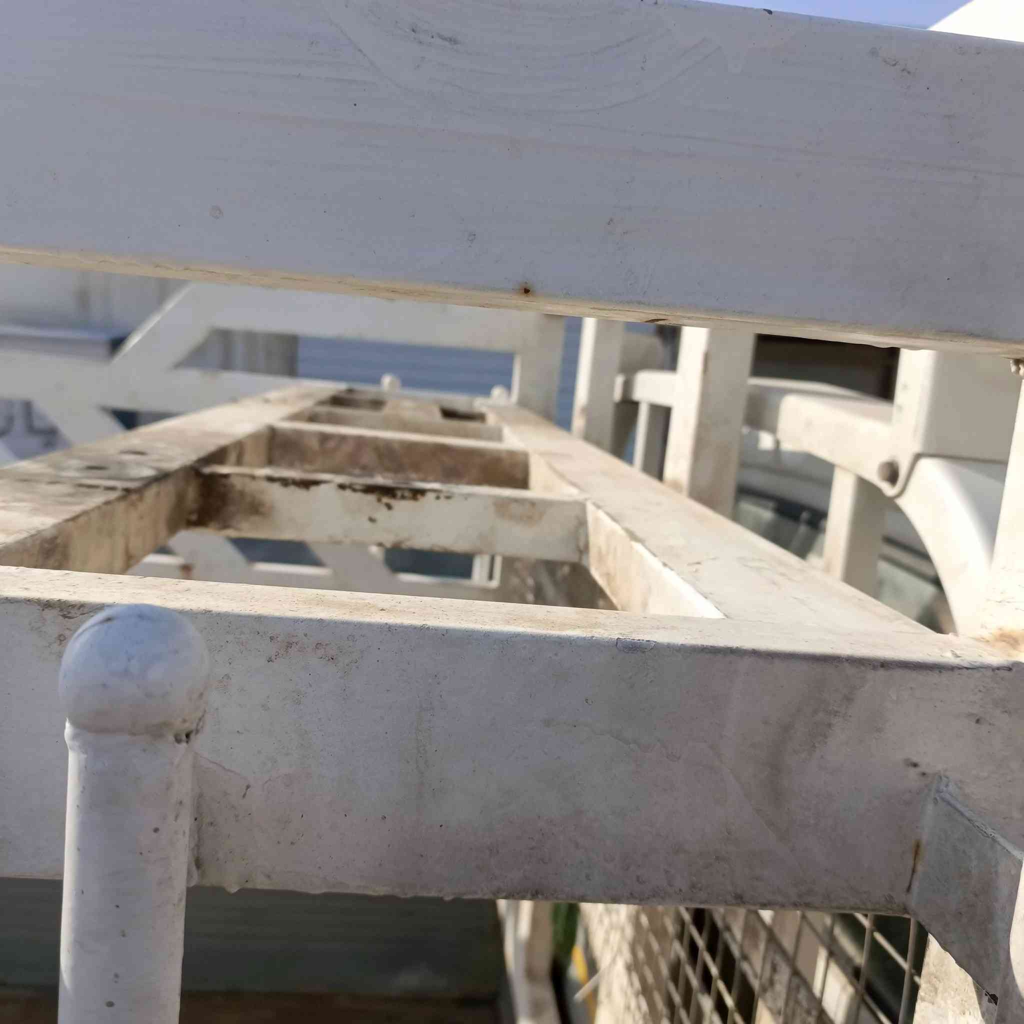 السلام عليكم محجرفحل مال سمج جاهز للبيع جديد كلش ونضيف وتسكام درجه اولى السعر 500 المكان واسط الصويرة للاستفسار الاتصال على الارقام ***********//***********
