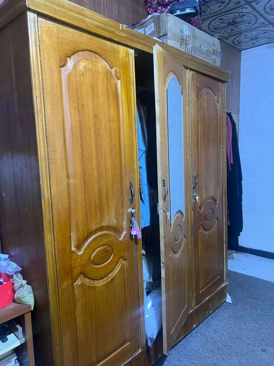 سبالات عدد 4
كانتير الواحد 175
جرابي 
العنوان /الأبله بشارع النجده 
***********
