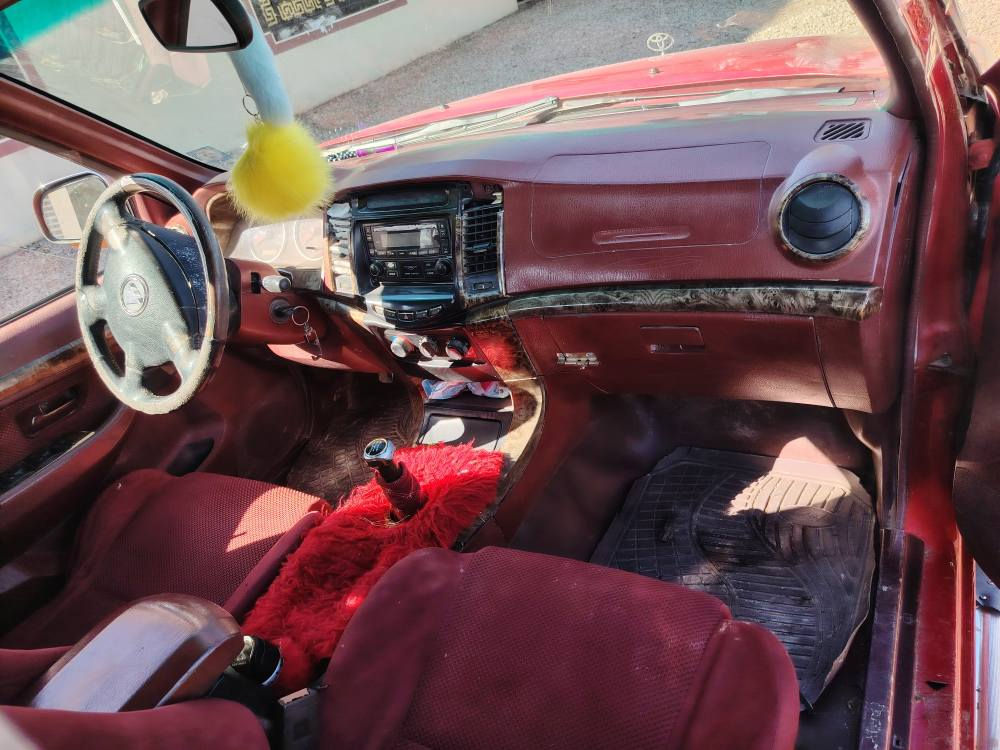 السلام عليكم بيكم فتون ١٣ رقم قادسيه دولي سنويه الا٢٩ محرك وكير وشاصي كفاله شرط مداور  السعر ٤١ بيه مجال قليل المكان الشنافيه ***********
