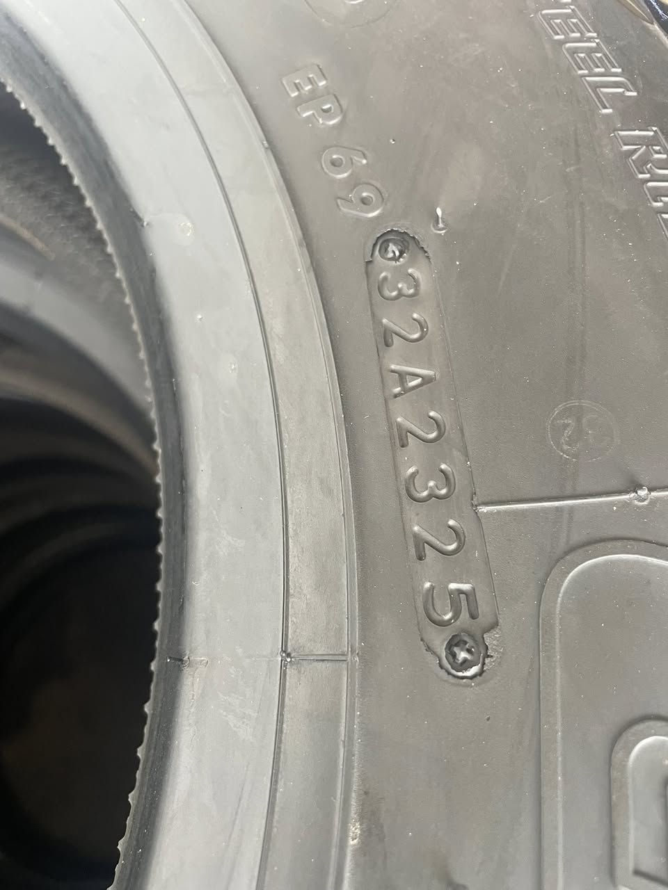 تاير برجستون ياباني جديد كنتر الحجم 17:5 انتاج 25 سعر زوج 375 الف مكاني مجمع مشن بغداد يوجد توصيل 🚚 لجميع محافظات جملة و مفرد 
*********** واتساب
