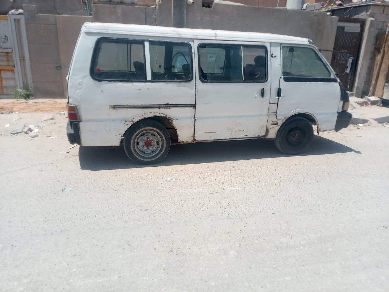 السلام عليكم للبيع كيه بسته موديل 95رقم بصره الماني مكينه وكير جدد تخم تاير جديد حداديه جديده كهربايات كله شغاله سياره جاهزه مصفره هيه وغرامات وصل خط وبحث جدد السعر 18وبيه مجال الشراي مستعجل علبيع العنوان كربلاء الاتصال على الرقم الموجود ***********

