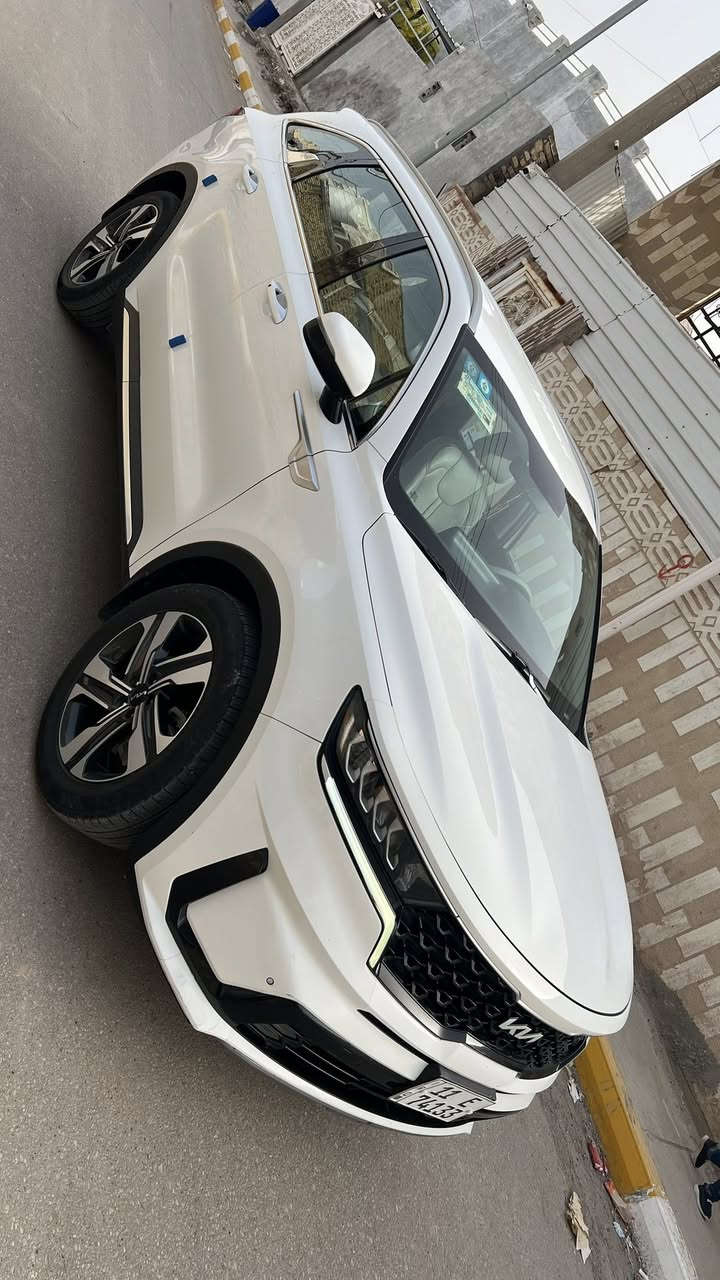 السلام عليكم
كيا سورنتو 2022 خليجي كفالة عامة 
السيارة حيل نظيفة ورقم بغداد ماشيه 108km 
مواصفات الخليجي معروفه فول عدا البانورما
289$ وبيه مجال للشراي تحويل ثاني يوم
للإستفسار اكثر:***********
