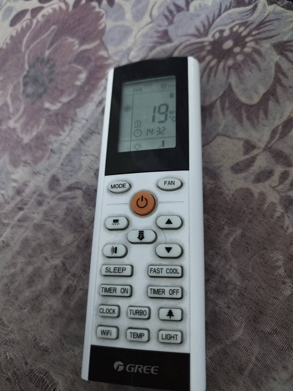 سبلت انفيرتر كري ماركه تخبل واسالو عليه يسحب 3 انمبير طن ونص جديد استخدام هذا الموسم فقط غاز 410 سنة الصنع 2025 ماخذه 950 الله يشهد رايده ب650 مكاني الدوره ابو دشير ***********
