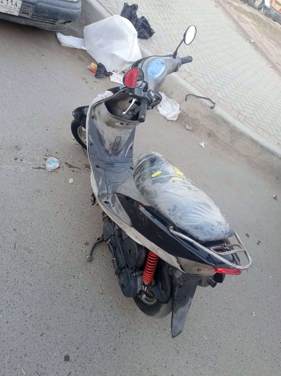 اسلام عليكم شلونكم شباب دراجه ماكس منغولي للبيع. دراجه جديده مناقصهه بس قفل صندوك وباتري ظعيف. مرات تشتغل سلف مرات هندر واحد شلعه ومعدل تخبل. كفرات البلادي مختم ختم واحد شراي يتصل. ...***********...سعر... 450...وبيهه مجال حك جيه. مكاني شعب ...
