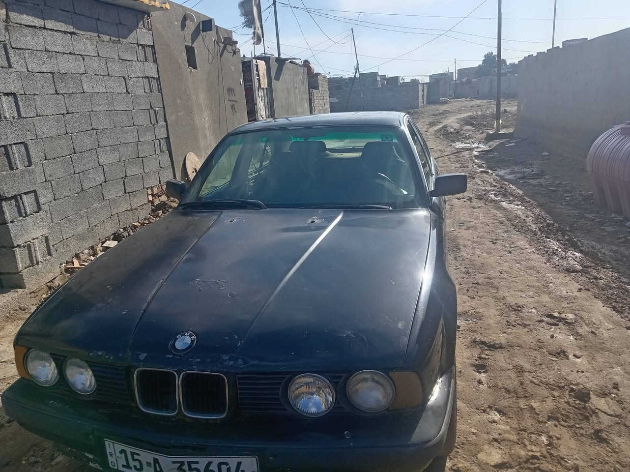 سيارة بي ام للبيع
محور مكينه ففيتي ٣٠٠٠بطل اسود 
رقم انكليزي باسمي تنتهي 2029
 السعر 35 ورقة
عنوان الديوانية 
***********
