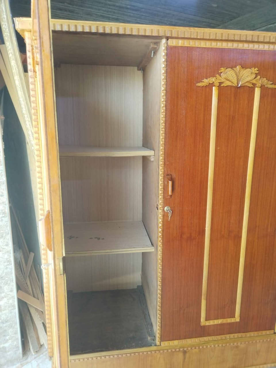 كنتور ٣باب مستعمل عرض مترين ١٩٠ الف نهايتو *********** *********** موصل مصارف موصل, نينوى
