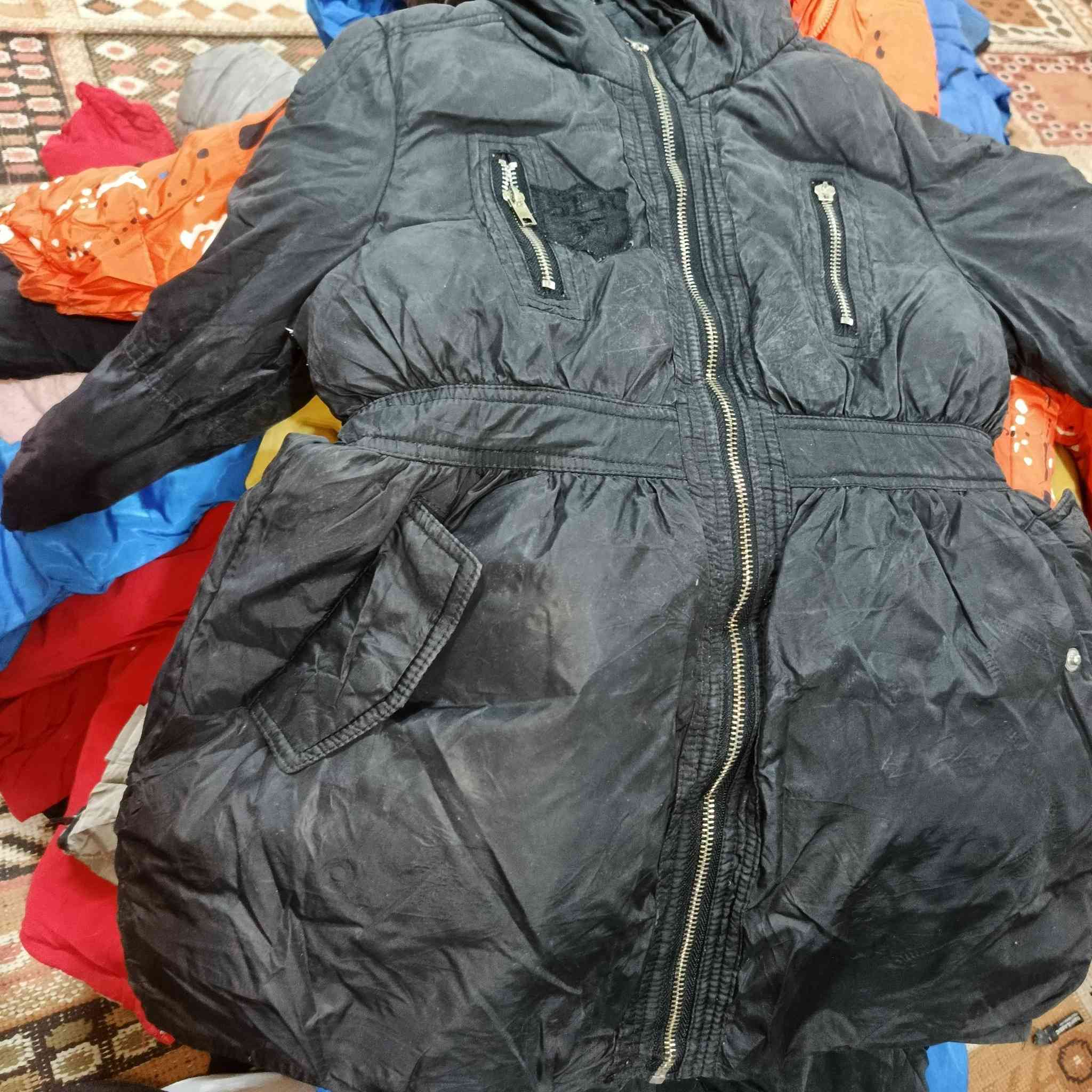 سلام عليكم قماصل بناتيه ولاديه طلال أي قطعه سعره الفين دينار فقط العنوان الفهود قرب معمل الثلج رقم الهاتف ***********
