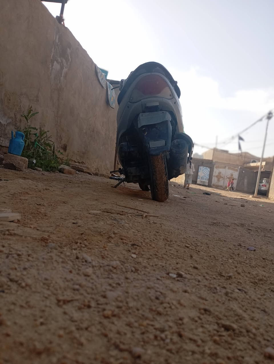 السلام عليكم
دراجه كامكو للبيع نضيفه 
والسعر خاص


**إذا كنت صاحب هذا الإعلان وتريد حذفه لأي سبب، رجاءا أرسل رسالة إلى الدعم الفني**