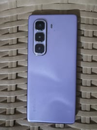 افنكس هوت 50 برو بلس • ٢٥٦ • شاشة