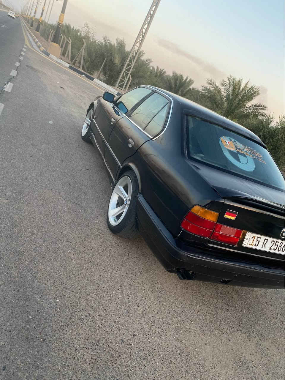 بيم 525موديل 1991 اصل
كير مكينه حداديه تبريد شغال 
كهربائية شغاله كله  ويل كب 
مكفوله من ضربه وتبديل 
رقم نبار نكليزي سنويه 30
راعيه جاري 
ترهم مرواس وبيع 45
مكاني كربلاء 
رقم *********** Singapore
