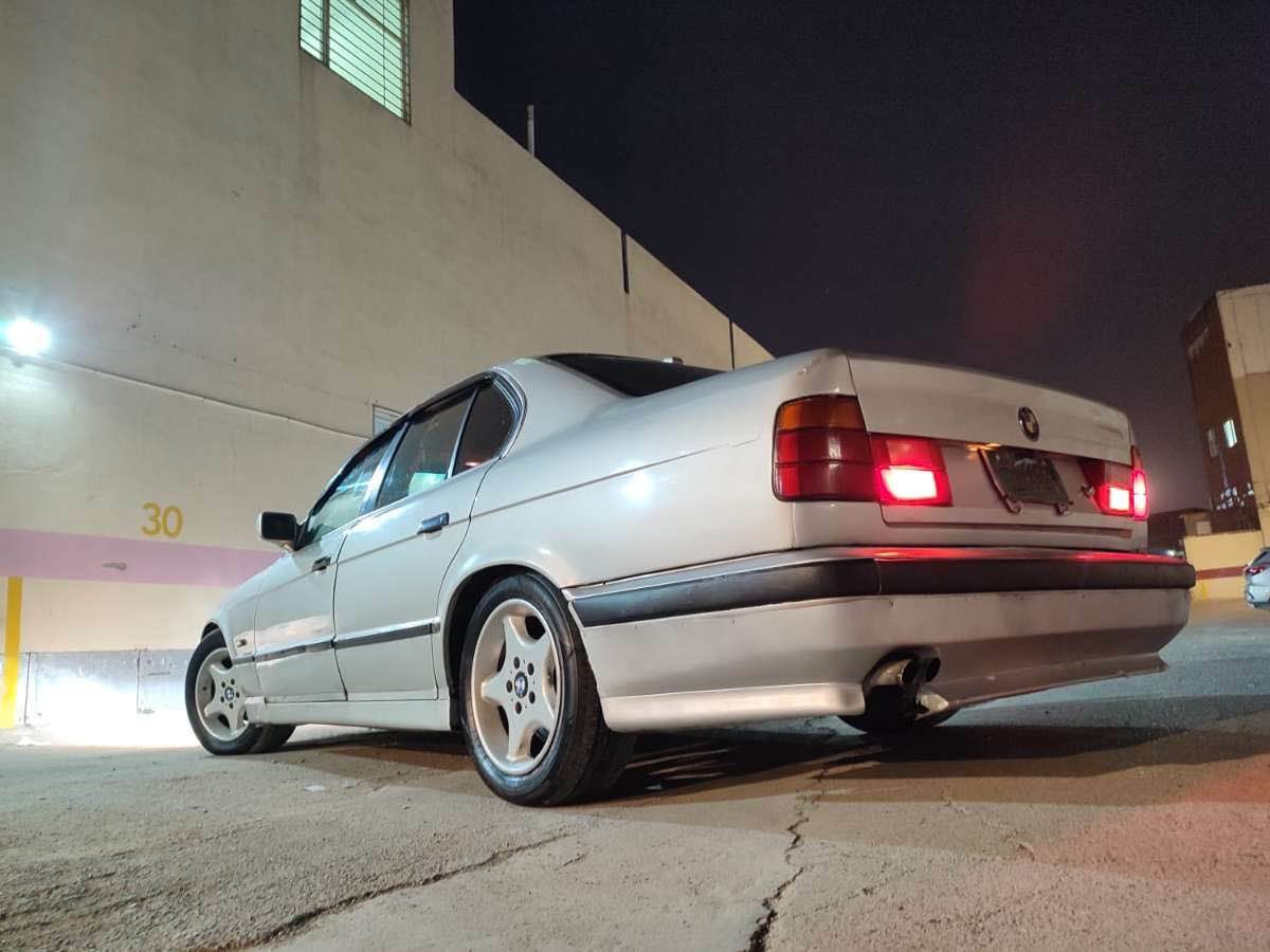 سەرەتا بە ناوی خوای گەورە بیم ١٩٩١حەجم  ٥٢٥  بۆ فرۆشتن مەکینە ٥٢٠ دیجتاڵ ناو سپی سەیارەکە گیر عادییە زۆر بەقوەتە ماشااللە گیرو مەکینەەی بەشەرت دە فیتەر کارەبای ئیرفلوو هەموو گیانی مەزبووت ئیش ئەکات توون تۆڵ بیتەقەو ڕەقەیە سەنەوی ئەسڵی جنوب وەکالەی ئەسڵی لەگەڵە پیشوو دوا کەپسەدەعمو لیدراوی قورسی نییە   سەیارەی ماڵی خۆمە هەموو گیانی بەشەرتە سەیارەکە زۆر بێمنەتم لێ زۆر بێسەر ئێشەییە سعری ٣٢ گەڵامعامەلەی زۆر کەم  *********** السليمانية, العراق
