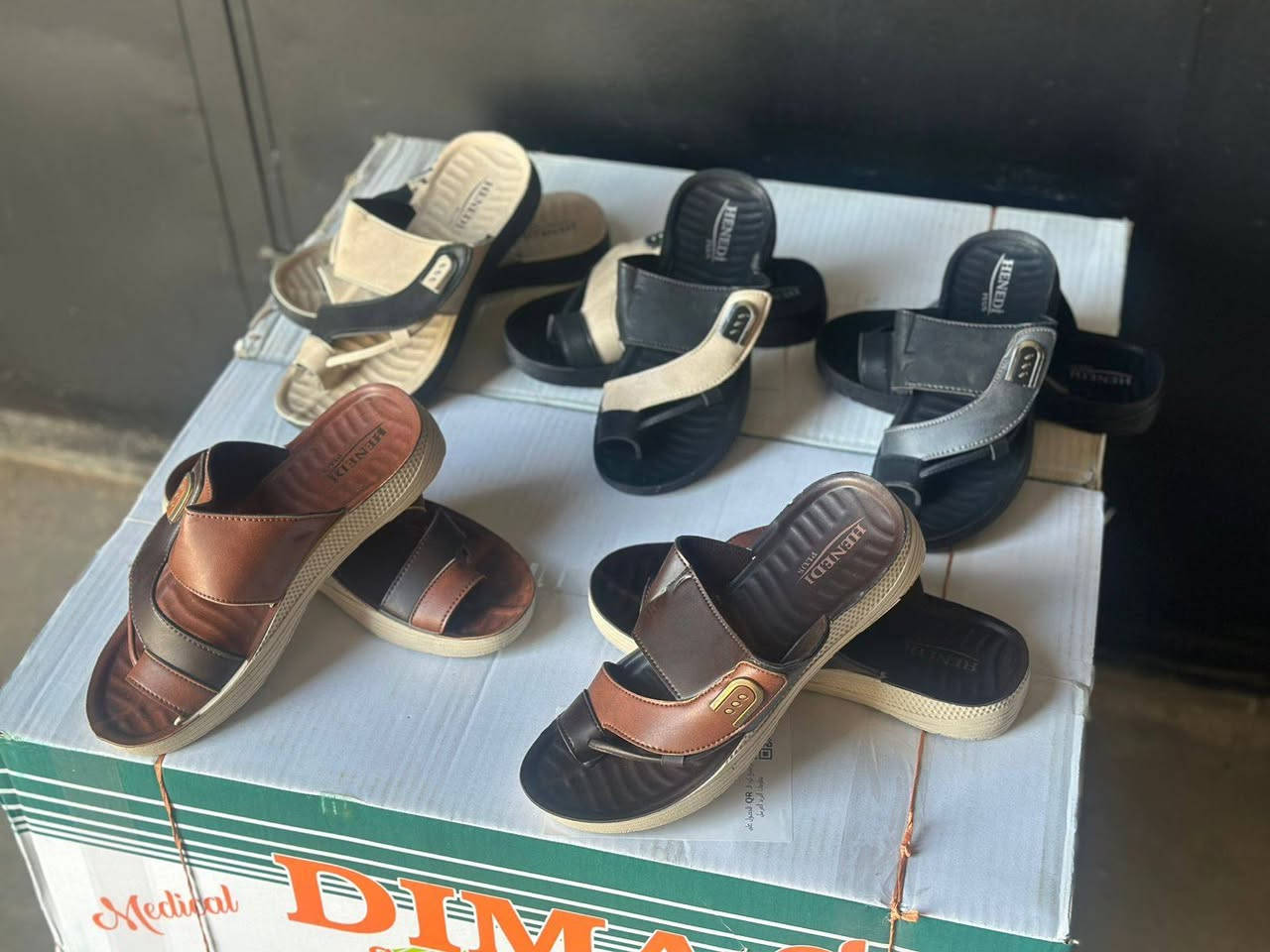 شحاطة رجالي اصبع
تفاصيل داخل صوره 
متوفر توصيل لجميع المحافظات 
رابط قناة التليكرام//
https://t.me/shams12297
للحجز والاستفسار مراسله الصفحه
رقم الواتساب//
***********
