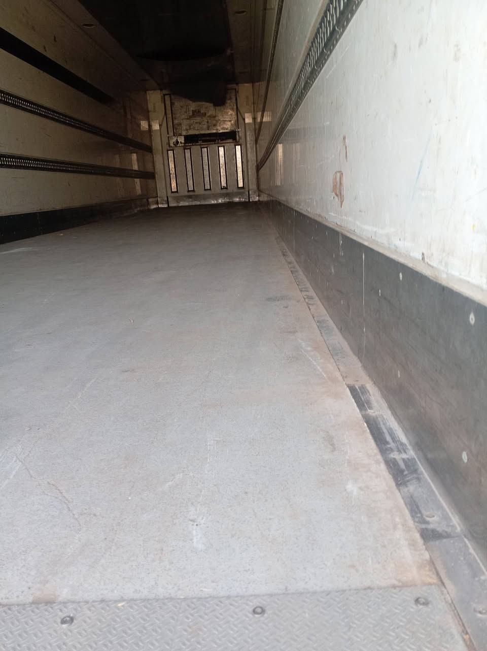 براد للبيع سور مكينه 200 ارتفاع ستندر ***********
