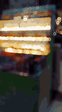 ميز عطور للبيع مع ملحقاته كامله للأتصال 07847338738