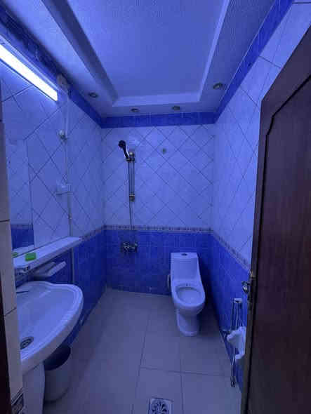 شقة طابق أول للإيجار – المنصور/المتنبي
شقة مؤثثة للإيجار تتكون من:
 • غرفتين نوم
 • صالة
 • مطبخ مجهز بالكامل
 • حمام
 • مجهزة بمطبخ حديث وسبالت

للاستفسار: ***********
