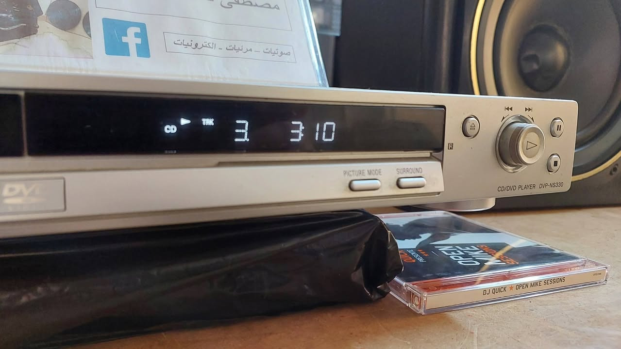 السلام عليكم.. عرض #2026006
مشغل SONY NS-330
DVD/CD AUDIO/MP3/VCD
حجم لارج(عرض 43CM) لون سلفر
انواع المخارج والتفاصيل مصورة بالمنشور .
السعر 32 الف دينار ..
 مكاني سليمانية... يوجد توصيل كافة المحافظات.
Mustafa Electronics 
Audio , Video & Electronics
Whatsapp: ***********
