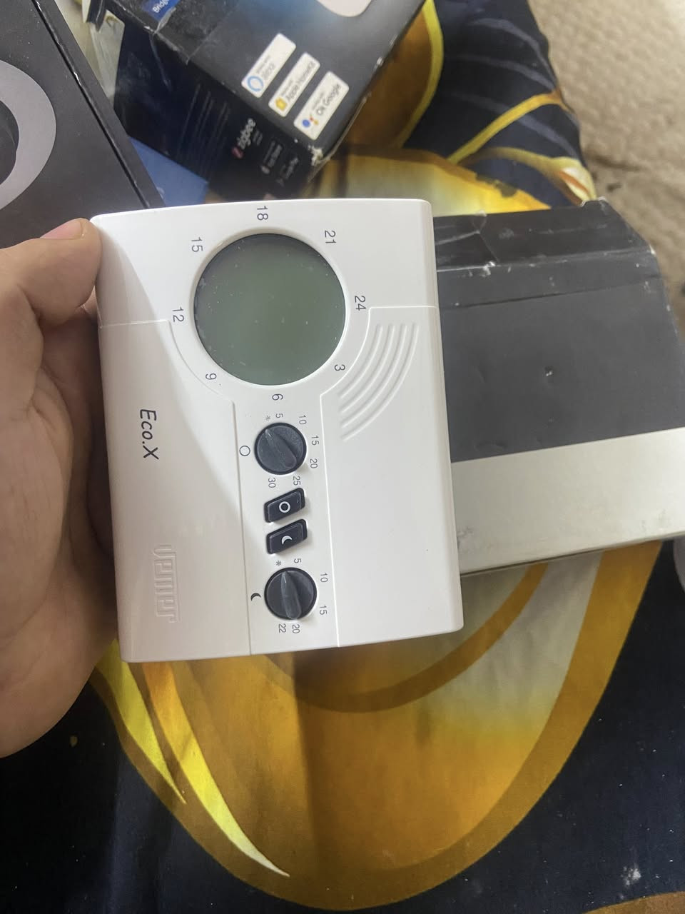 رحبا حبايب عندي غراض هواي سمار مال بيتًغير الي بلصور اليريدهن شلعه او قطع يراسلني واتساب او يخابر ***********
