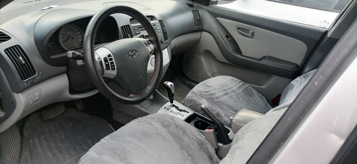 ئاڤانتی مۆدیل2007 فوولە بەس سلایت نیە کوشن جڵد و هیتەر  ئاوێنە شەفت حاسە  سوکان ڤۆلیۆم تەبرید شاشە کەڤەر گۆڕاونیە لێدرانی نیە خایسی نیە سەقفی بێ بۆیاغە چوار تایەو ویلی تازە  بێ مەسرەفە سحری 47گەڵا  شوێن حاجیاوا ***********
