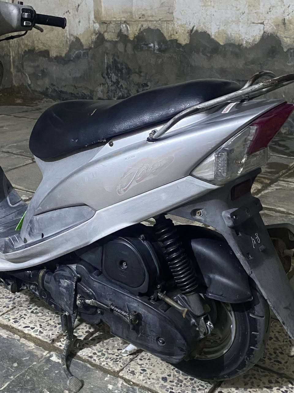 سلام عليكم ماكس منغولي كفاله عامه من كلشي دراجه مصارله هواي من طالعه من حاويه برغي مامفتوح بيه نضافه فول سعر خاص  رقمي ***********
