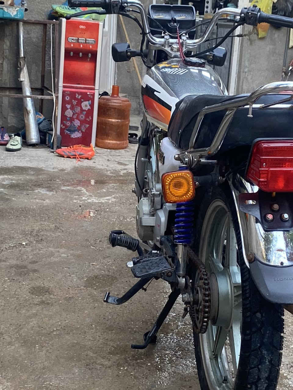 دراجه سيفان 21 للبيع سعر 350 بيه مجال بدون اوراق كهربائية كامله بيه خيط تبخير مكينه ما مفتوحه 
رقم ***********
