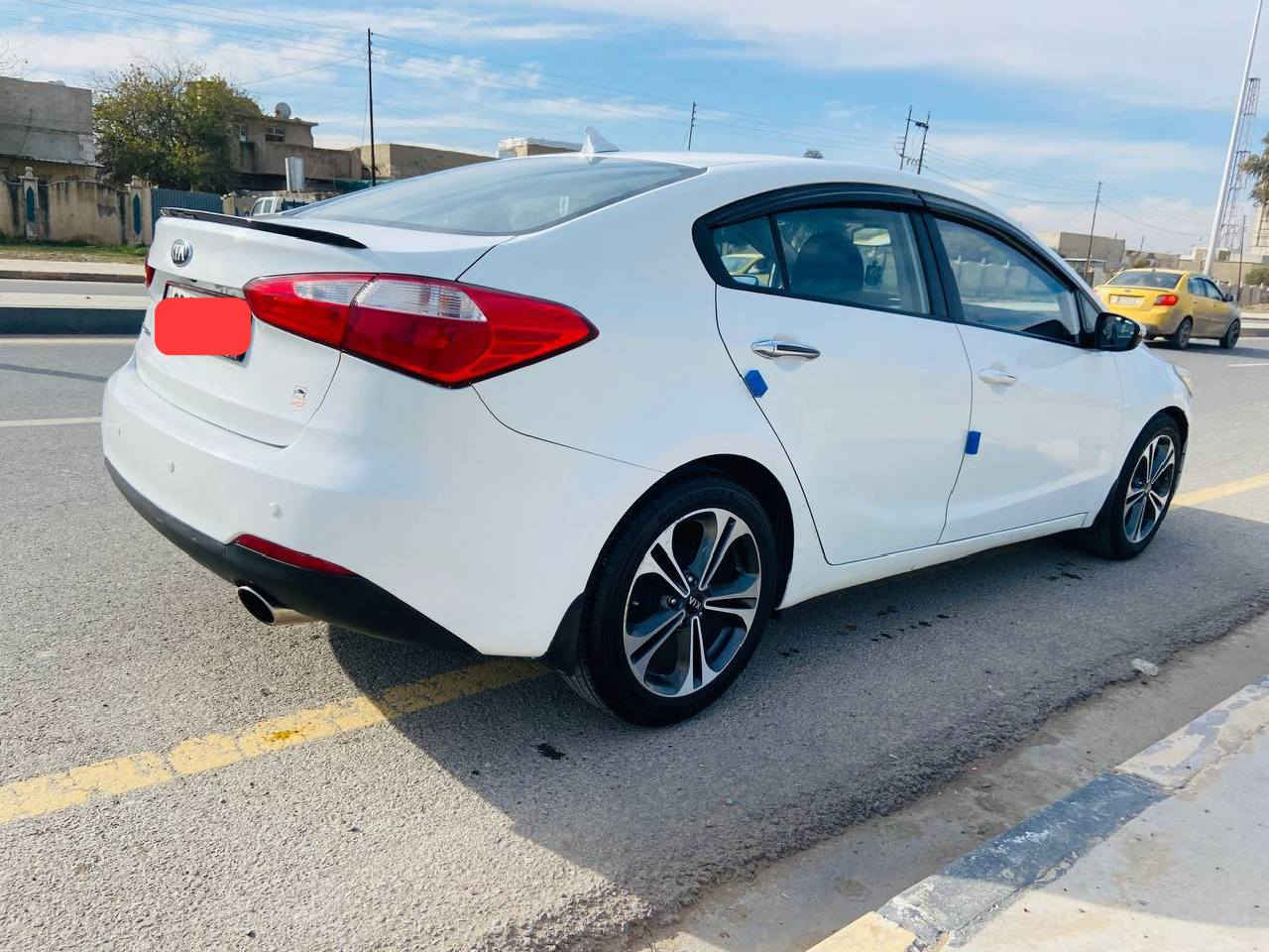 السلام عليكم للبيع 
سيراتو 2014 
فول مواصفات بدون بصمه فقط 
تحكمات ستيرن 
سلايت 
حساسات خلفيه اماميه 
ماشيه 109 حقيقي 
شرط 120 يدك جرس
رقم اربيل سنويه جديده 
هزه ساقطه 
كير شرط 
محرك شرط 
تبريد شرط 
تدفئه شرط 
تخم جديد 
تأيرات جديده 
باتري جديد 
كهربائيات كلها شغاله وضع شركه 
شاشه اندرويد 
كاميرا خلفيه 
بيها 3 قطع بدون دواخل 
وبيها بارد مكانات بسيطه مال رصعه 
شرط ربع ماتصرف عليها
شرط التحويل 
للاستفسار اكثر 
***********
***********
