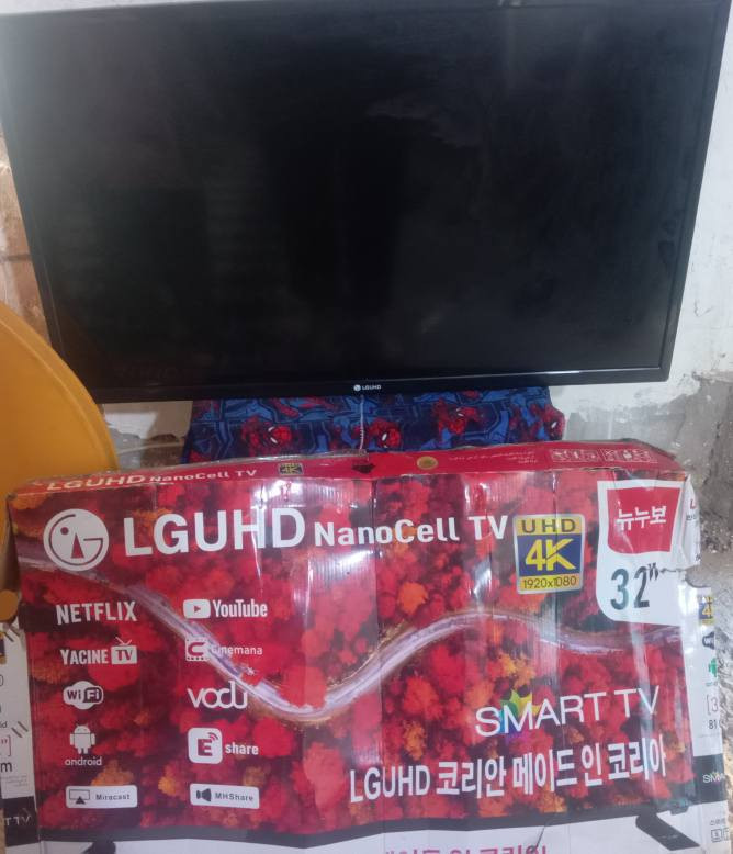 السلام عليكم مره خص الادمن 
بلازمه ايل جي جديده مستخدمه سبوع 
البيع قياس 32 شاشه مرته وضاحه تخبل 
ام النت البيع اليحب يتواصل عل، قم *********** واتساب  السعر 175 بيه مجال
