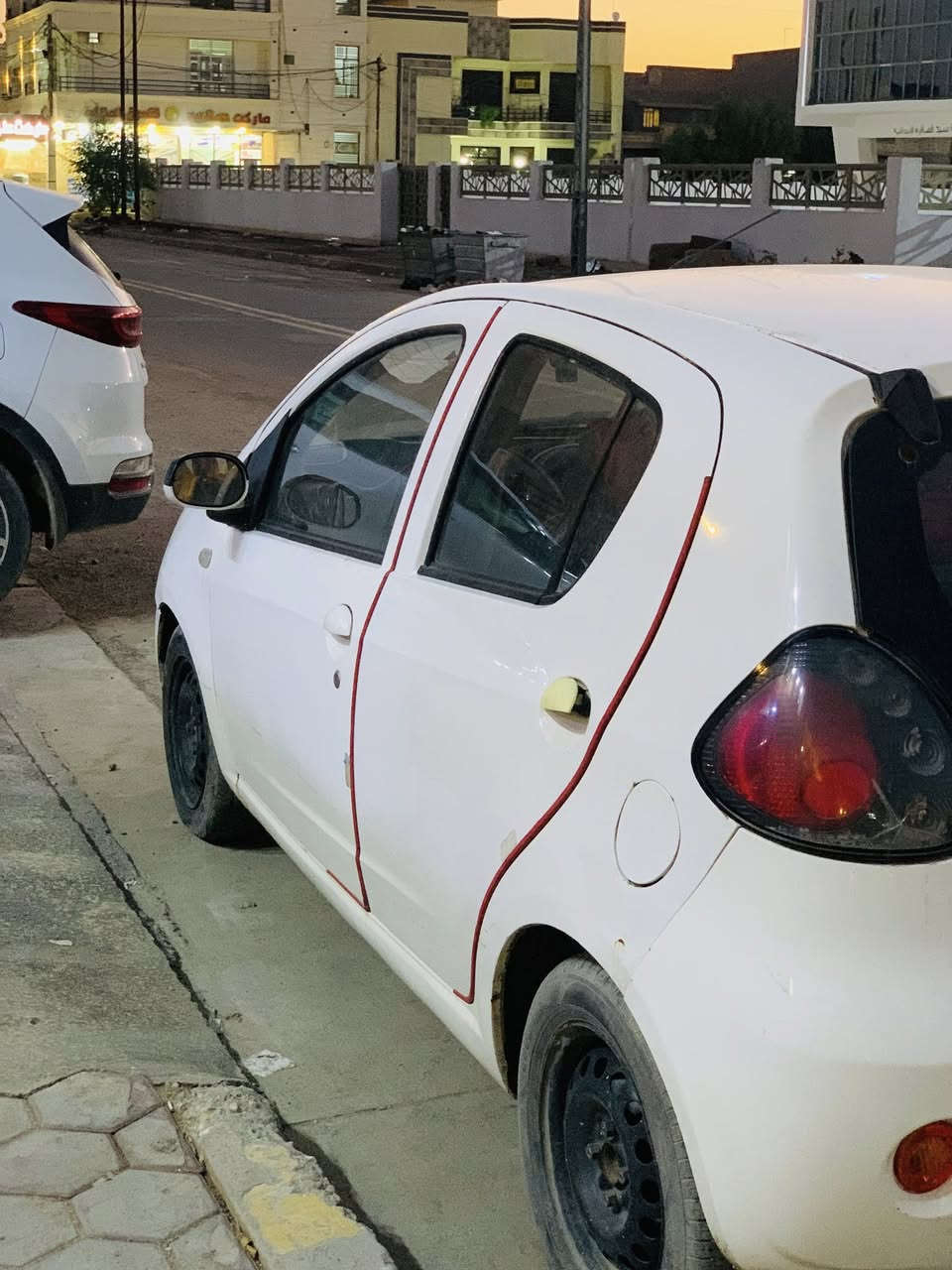 سلام عليكم للبيع سياره باندا نضيفه مكفوله من الضربه محرك وكير مكفولات موديل 2013 السعر 50 ورقه وبيها مجال بسيط 
*********** التواصل  واتساب فقط
