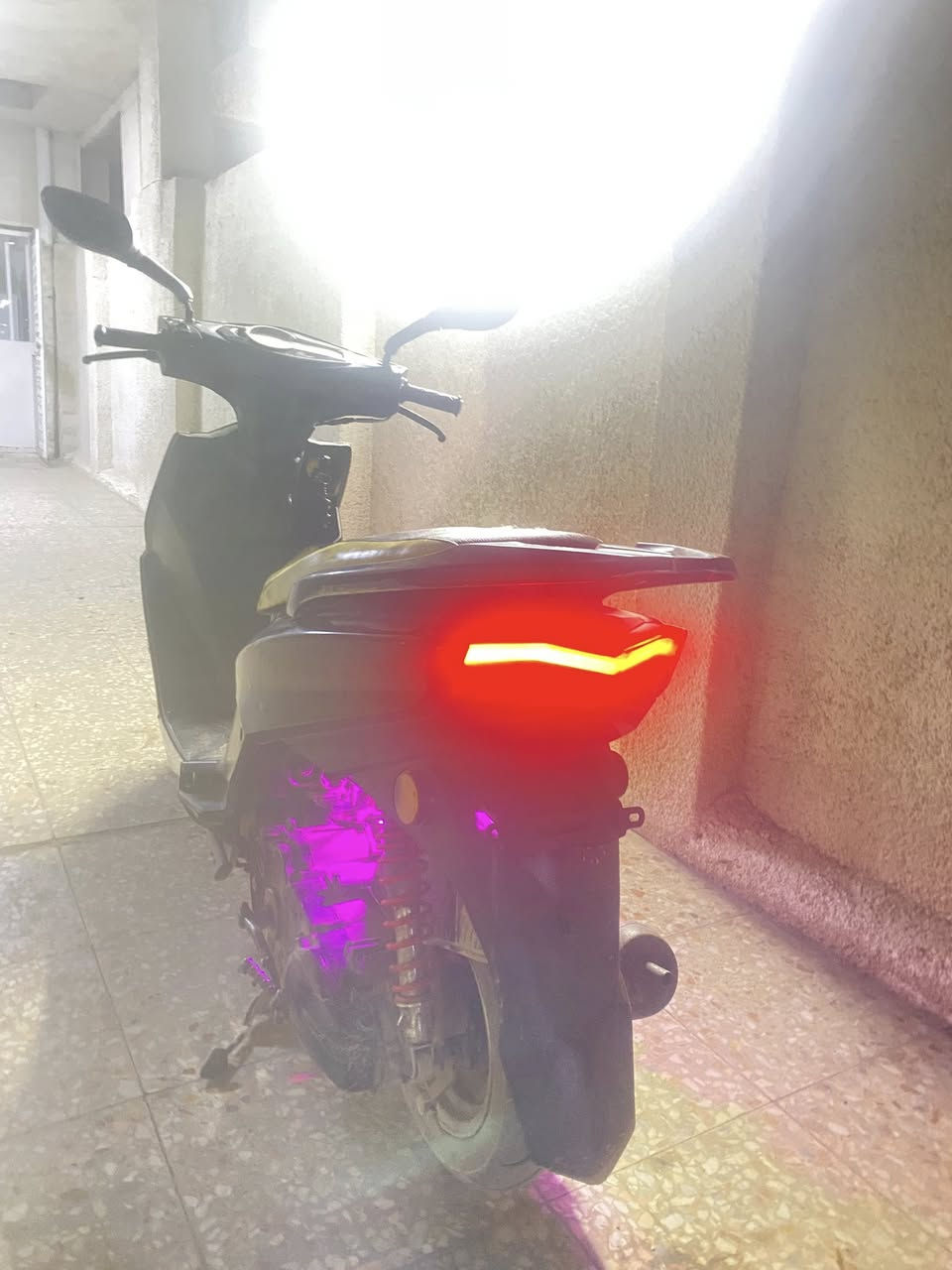 اسلام وعليكم
شباب سكنس لد صيني
دراجه بيها مكينه مال عدله
وتجي وتفحص
دراجه نقصها تنضيف كابريتر وخرز كلج 
يكلفن ١٥ الف
لان مابيها شلعه ومعدل قوي
اما مشيها حلو
ومكينه خرسه دراجه
كهربايات كامله مكمله من طول لطول
سعرها مناسب ب ٢٢٠ وبيها مجال
مكاني بغداد الغزاليه


**إذا كنت صاحب هذا الإعلان وتريد حذفه لأي سبب، رجاءا أرسل رسالة إلى الدعم الفني**