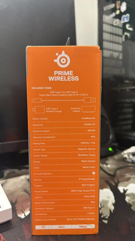 SteelSeries Prime Wireless
مو مجرد ماوس ألعاب، هذا ماوس مصمم من الأساس للألعاب التنافسية والبطولات. تم تطويره بالتعاون مع أكثر من 100 لاعب Esports محترف حتى يكون كل جزء منه موجه للفوز والأداء العالي.  

المواصفات التفصيلية

*  المستشعر: TrueMove Air
*  الدقة: 18,000 CPI (DPI)
*  سرعة التتبع: 400 IPS
*  التسارع: 40G
*  الاتصال: Quantum 2.0 Wireless منخفض التأخير
*  Polling Rate: حتى 1000Hz
*  البطارية: أكثر من 100 ساعة لعب على شحنة واحدة
*  الوزن: 80 غرام
*  السويتشات: Prestige Optical Magnetic
*  عمر السويتشات: أكثر من 100 مليون ضغطة
*  يدعم حفظ إعدادات DPI وPolling Rate داخل الماوس نفسه
*  شحن USB-C سريع
*  مناسب خصوصاً لـ Claw Grip و Fingertip Grip  

ليش يعتبر ماوس بطولات؟

 شركة  SteelSeries سوّقت سلسلة Prime على أنها سلسلة Esports احترافية، وتم تصميمها مع لاعبين محترفين بهدف المنافسات الرسمية. كما استُخدمت ماوسات Prime من قبل لاعبين معروفين في مشهد Counter-Strike مثل Finn Andersen وظهر استخدامها ضمن بيئات تنافسية احترافية.  

إذا كان الماوسات مثل السيارات، فالـ Prime Wireless مو سيارة استعراض مليانة أضواء، بل سيارة سباق تركيزها كله على الأداء. لا RGB مبالغ فيه، لا وزن مزعج، لا بطارية ضعيفة. كل شيء فيه معمول حتى يخليك تركز على التصويب والفوز.

 تتبع دقيق جداً
 استجابة لاسلكية سريعة جداً
 بطارية جبارة
 سويتشات من أقوى وأطول السويتشات عمراً بالسوق
 مريح للجلسات الطويلة
 فعلاً مصمم بروح البطولات والـ Esports

 تقييمي له بالألعاب التنافسية مثل CS2 وValorant: 9/10. حتى في 2026 ما زال ماوس محترم جداً. خلل بسيط جدا فقط بالسكرول يتبدل بسعر رخيص وهيه قطعة استهلاكية وبسيطة
السعر الاصلي:135الف
السعر المعروض:75الف استعمال خفيف 
للتواصل على الرقم ***********
