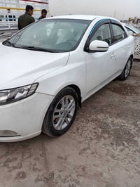 سيراتو ٢٠١٢ مكفوله عدا شبر بالجاملغ الايسر السعر ١١٥ وبيهة مجال للشراي...