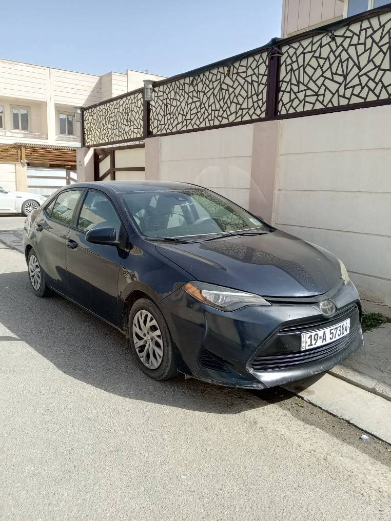 كورولا وارد امريكي 2017 ازرق غامق
حادث امريكا باب خلف السائق و هنا حادث جنطة و جاملغ خلفي ايسر مصلح.
مواصفات LE محرك 1800 
السيارة نظيفة و مرتبة تبريد ثلج 
رقم جديد أوربي
و السعر بيه مجال بسيط للي يشتري
للاتصال ***********
مكانها كربلاء كربلاء, العراق
