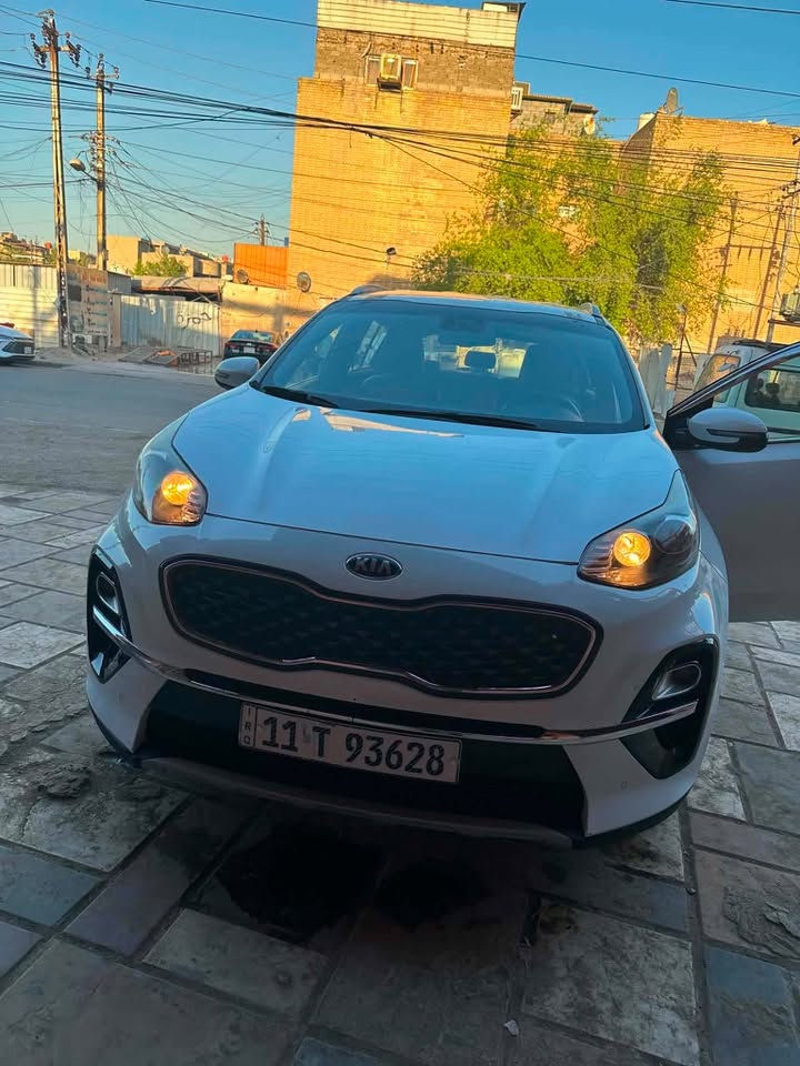 سبورتج 2020 خليجي 
ماشيه 60 ك
محرك 2000
نص مواصفات بصمه وكشن كهرباء ….
ملاحضات بسيطة باب بي بارد وصبغ ع كد شبر وتكحيل بصندوك ب175 
***********
