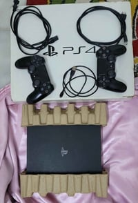 بلايستيشن 4 • مهكر • 1 تيرا