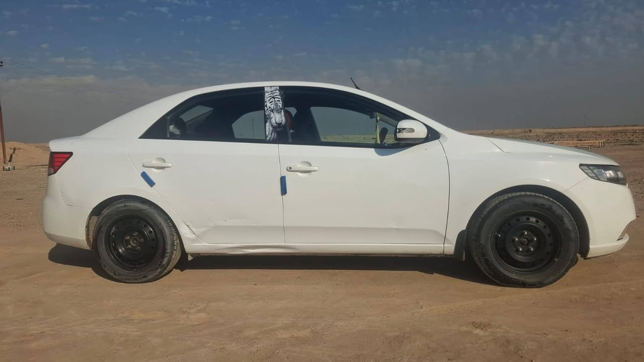 السلام عليكم كيا سيراتو موديل 2010  وارد امريكي للبيع او امراوس مع كورله 2009 او  2010گير 
محرك جديد تخم تاير جديد كهربائيات كله شغاله سياره صبغ ابلادي بيهه چاملغ امامي تبديل والبنيد صبغ تدفئه او تبريد شغال السنويه لغايه شهر السادس 2026 السعر98 او بيهه مجال بسيط للاستفسار الاتصال على الرقم *********** ***********
