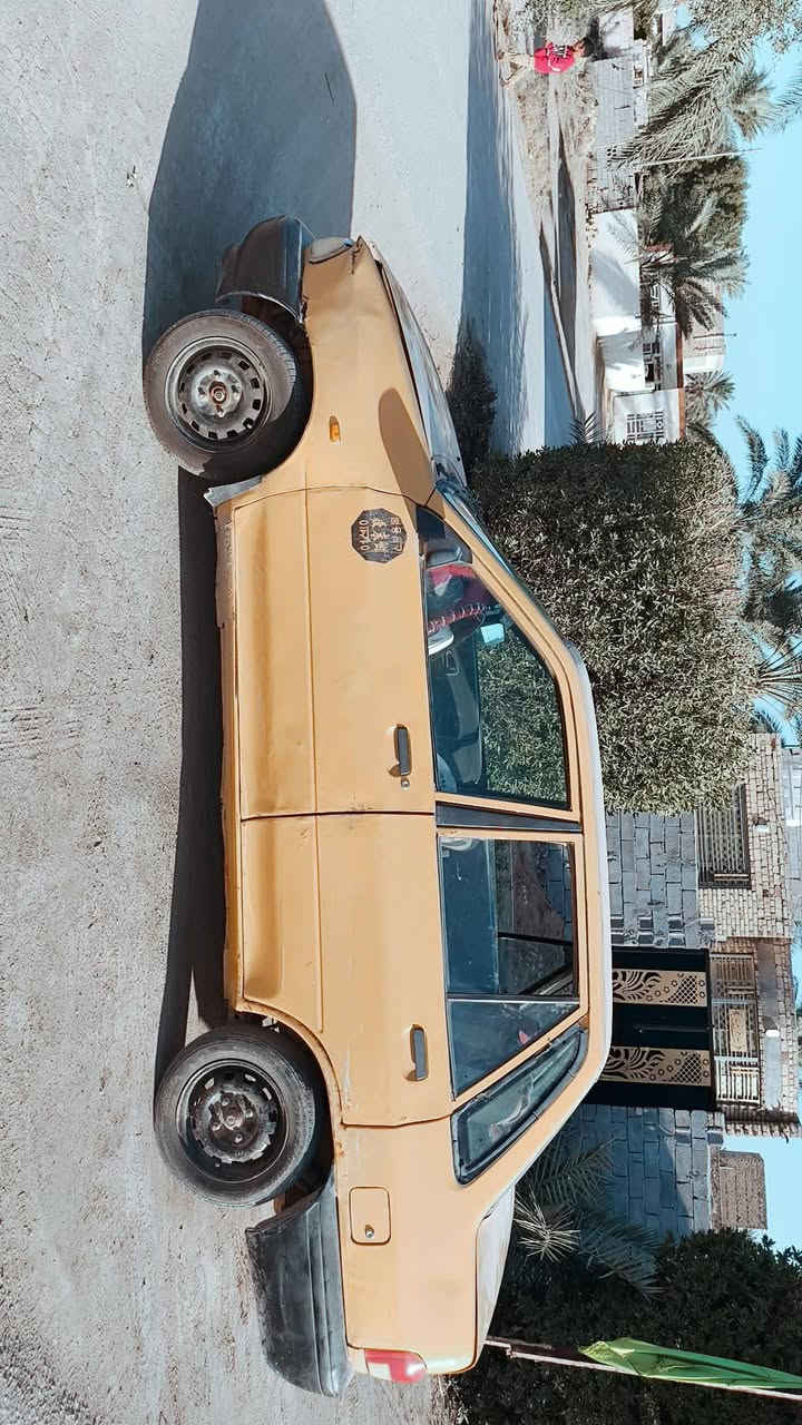 سياره البيع موديل 2011 السعر 17ورقه وبيه مجال قليل ويريد يخابر على الرقم ‏‏‪***********‬‏
