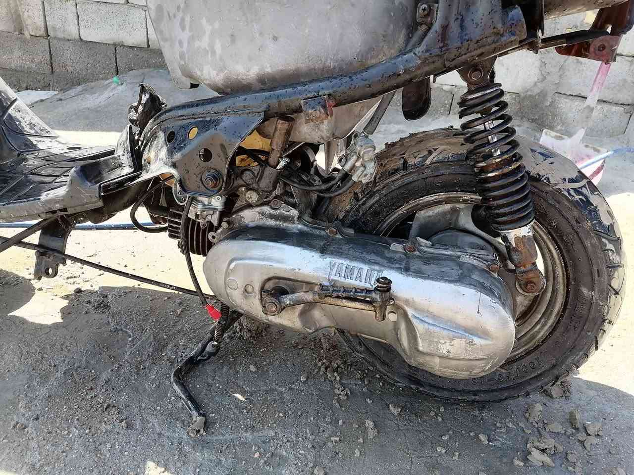 سلام عليكم شباب دراجه للبيع 9 زروف غراض كلهه جديد كابريته عقل ملف بيهه تكطيع ماعرف شنو شغاله ناصره الخميسات 80 وبيهه مجال وهاذ رقمي ***********
