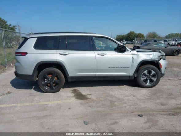 جيب لاريدو 2023 دخول جديد 
بلاك توب
مسافة المقطوعة 14
بدون رقم ترقم جميع المحافضات

حادث كماه موضح بل الصور داخل المنشور 

مواصفات كلش هواي بيه
مثبت سرعة
7 راكب 
خروج عن مسار 
رادار امامي وخلفي 
كامرة خلفية 
شاشة كبيرة وتدعم ابل كار بلي والخراط gbc بلعراق 
نظام سبورت 
مانع انزلاق
مصابيح امامية لد 
بصمة ابواب وتشغيل 
نوافذ اتو 
ستشعار اطارات 
السعر 295 $
📍مكان السيارة ذي قار سوق الشيوخ 
للاستفسار اتصال على الرقم 
***********
*********** ناصرية
