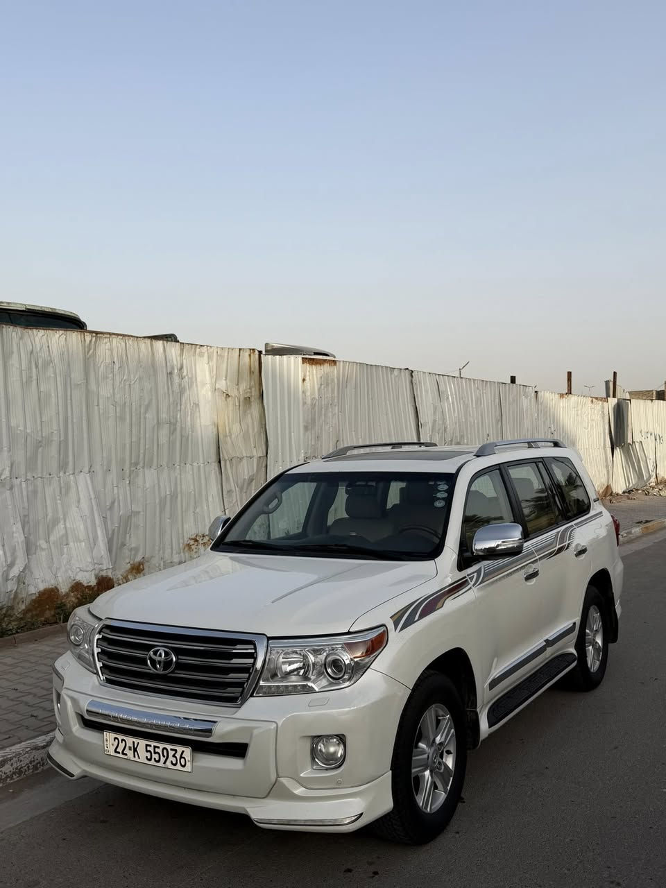 السلام عليكم
لاندكروز 2015 خليجي بريم 
مكفوله عدا مكانين بارد السياره بدون صبغ بدون حادث بدون تبديل كفاله 
مال جناي رقم أربيل بسمي شخصياً تحويل ثاني يوم السياره بدون اي نقص تخم تاير جديد صدر امامي خلفي جديد السياره مال بيت 
للبيع فقط السعر 41 $
العنوان بغداد الكاظمية الدولعي 
رقمي ***********
