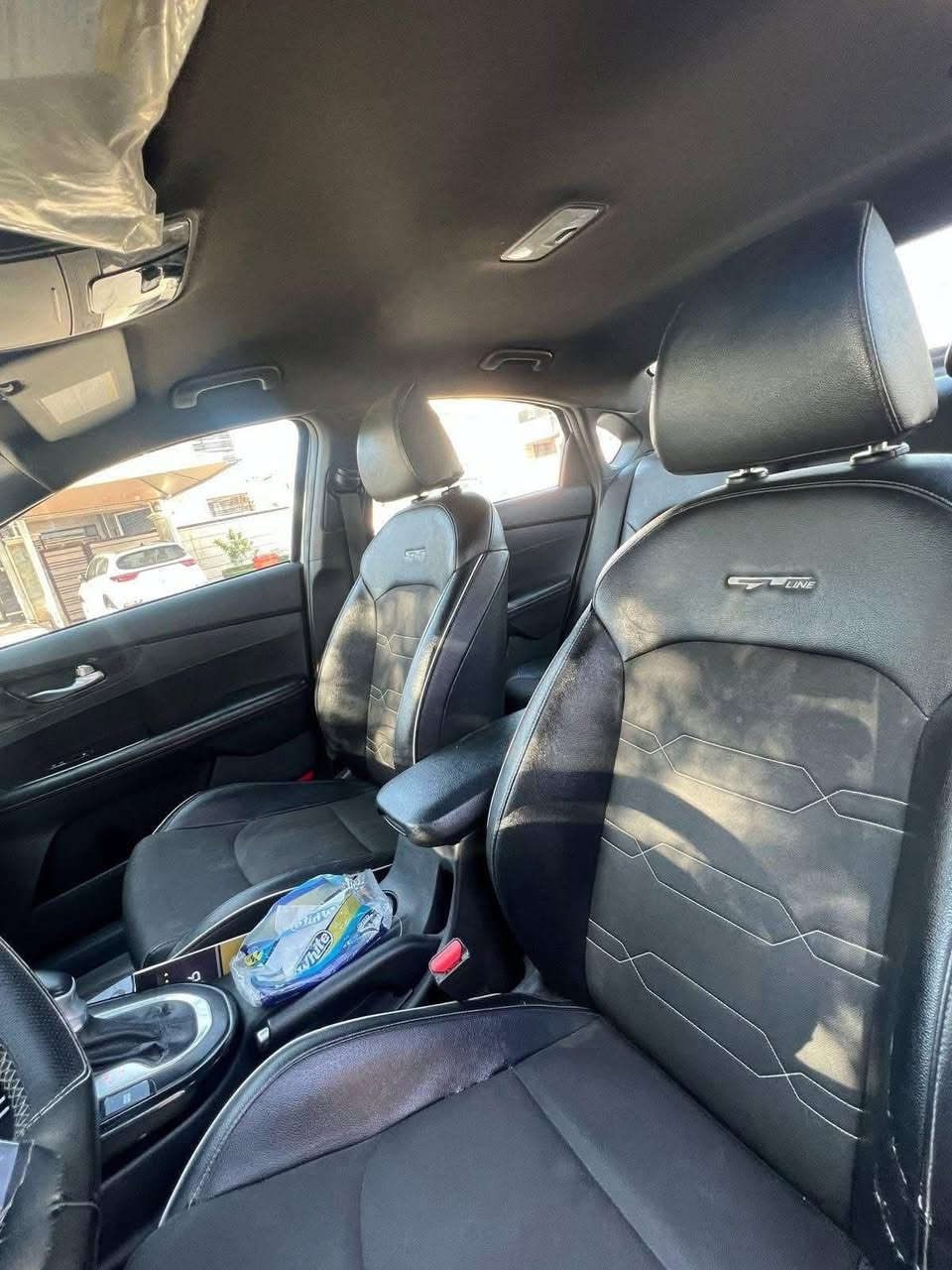 فورتي 2021. كير AT مكينه 2000 دوش  الحادث مرفوق في الصور ليبل واحد بدون تبديل السعر 143. بيها مجال بسيط. استفسار على هاذ الرقم. ***********
