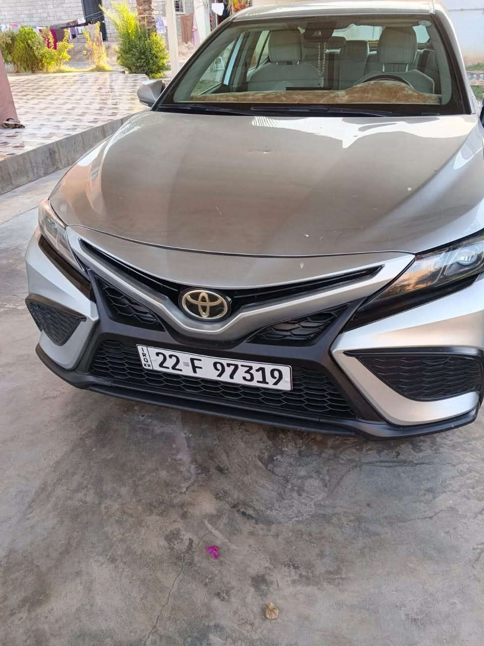 السلام عليكم
كامري للبيع موديل ٢٠٢٣ se رقم أربيل  .. الضرر خفيف فقط برأس البونيد مثل ماموضح بالصورة وبيها كلير بالسقفية من امريكا .. دوشمة كاملة بيها سيارة جديدة 

السعر ١٩٥ وبيها مجال بسيط . 

للاستفسار ***********
