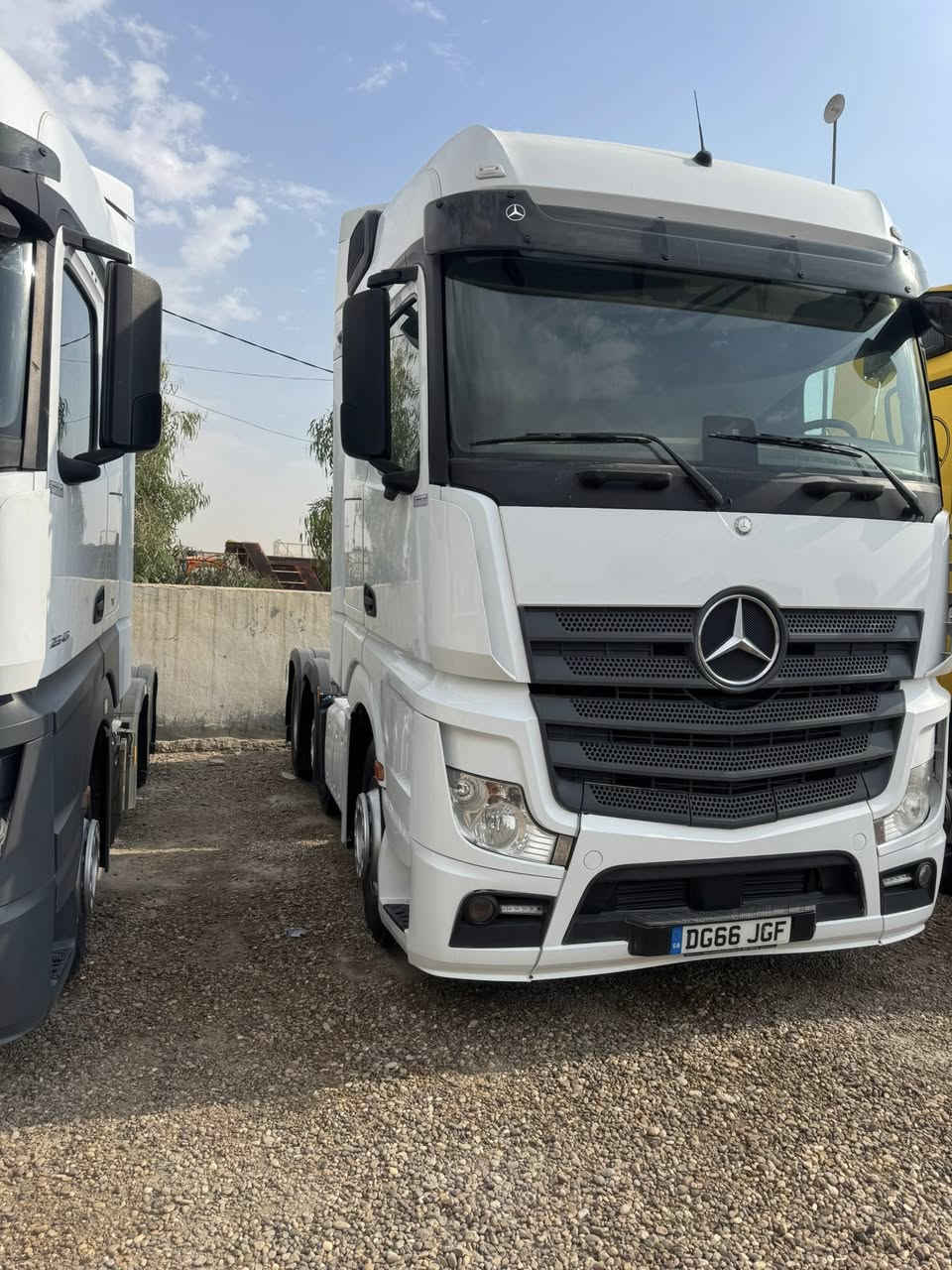 سلام عليكم اكتروس وحش عدد ثنين موديل٢٠١٧ سنكل امامي بلادي منفيس دخول طريبيل يترقم اي محافظة عدا شمال كور عالي حجم ٤٧١ حجم سياره ٢٥٤٥ لاستفسار ***********  /***********
