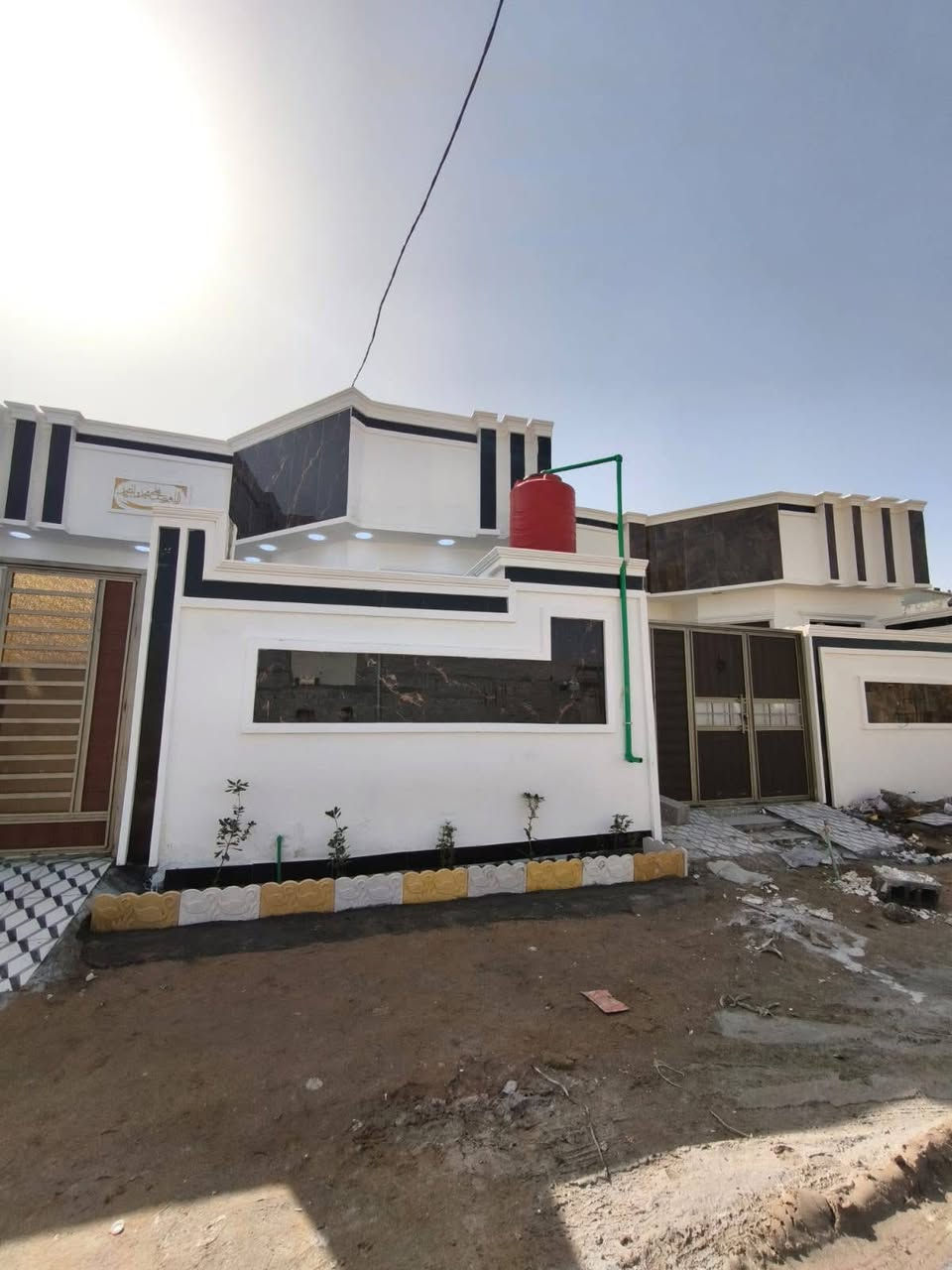 #أسعد_الله_اوقاتكم_بكل_خير ✨

يتوفر ثلاث دور سكن للبيع التفاصيل ⬇️
المساحة البيت. 170 م
#جنس_العقار ::  طابو زراعي عراقي سند25

#العنوان :: البصرة أبو الخصيب طريق سيد حامد 

يحتوي البيت الواحد على غرفتين منام+ ديوان صاله+مطبخ +صحيات داخليه وخارجية

#السعر البيت الواحد 82 وبي مجال 
#للاستفسار الاتصال على الهاتف 📞📳
📳((***********))📳 ابو كيان الحدادي
