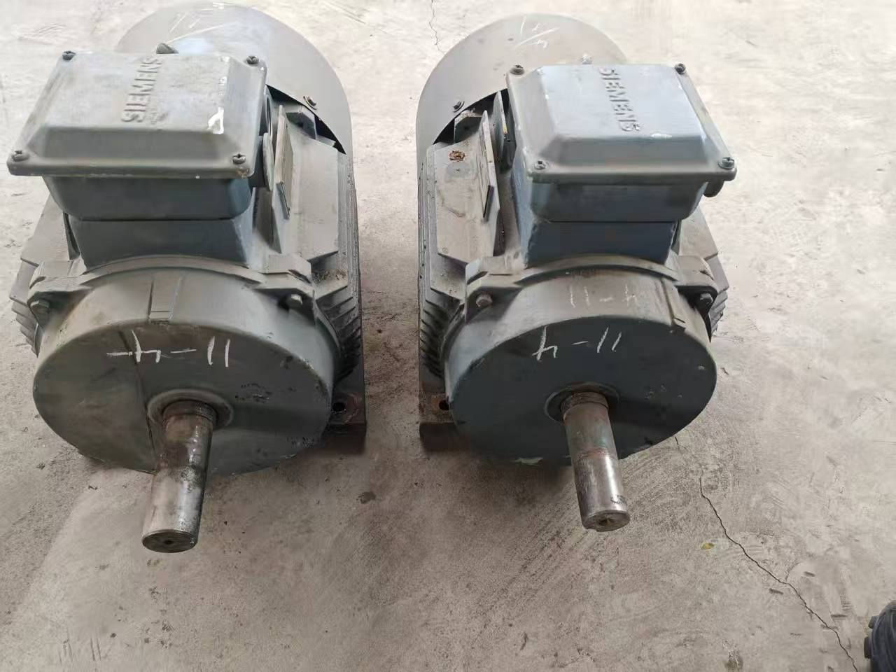التواصل ***********
مكاني حله شارع الجبل
من 125 حصان الى 5.5 حصان
Abb Siemens
