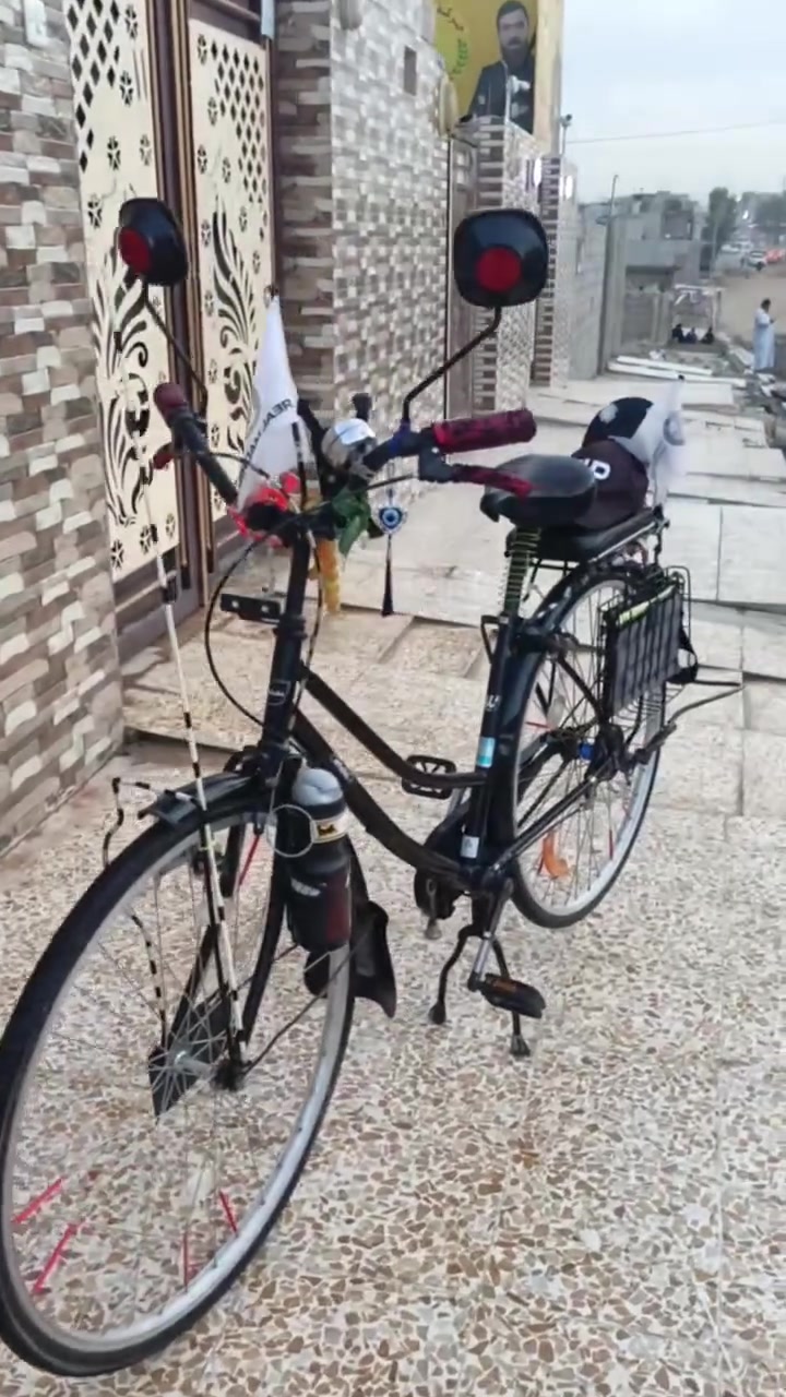 باسكل للبيع فقط 🛑 
باسكل جديد وضع شركه مايعوزو بس بنز 
حجم 27 لون اسود لشه مرغوبه 
(ملاحضه 🛑بدون غراض )
للاستفسار***********
